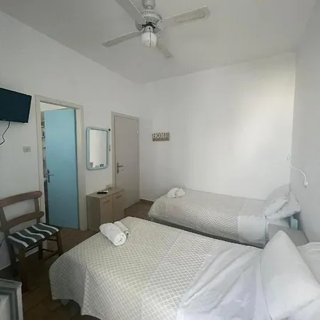 Yannis Maria Rooms Apartment *